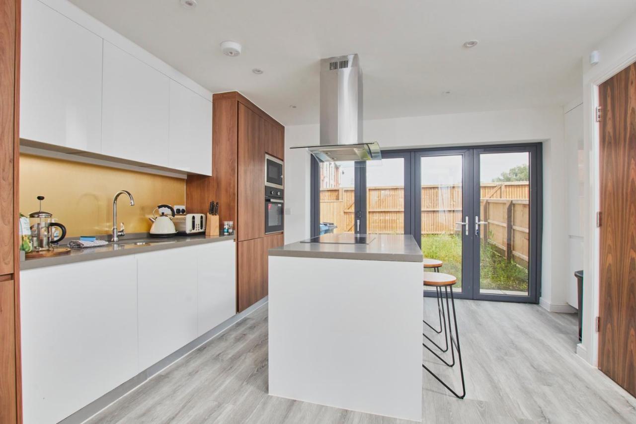 Villa Fabulous 5 Bed House W Parking Manchester Exterior foto